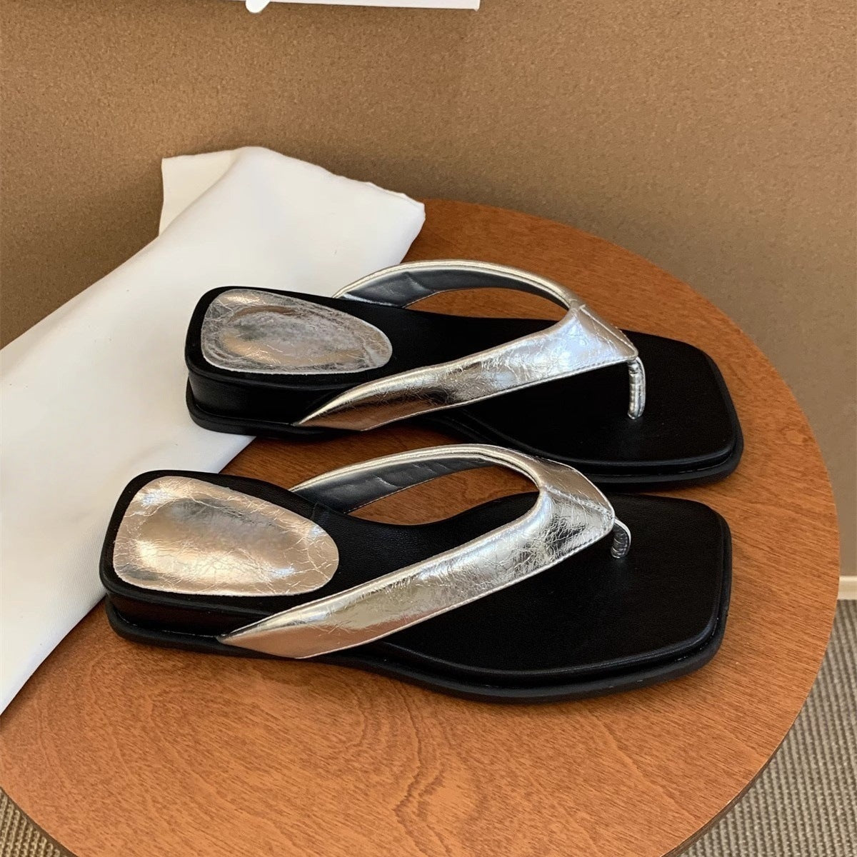 Women'S Silvery Flip-Flops, Summer Outdoor Footwear, New Soft Thick Sole Sandals, Gorgeous Toe-Post Beach Shoes for Vacation, Women Shoes