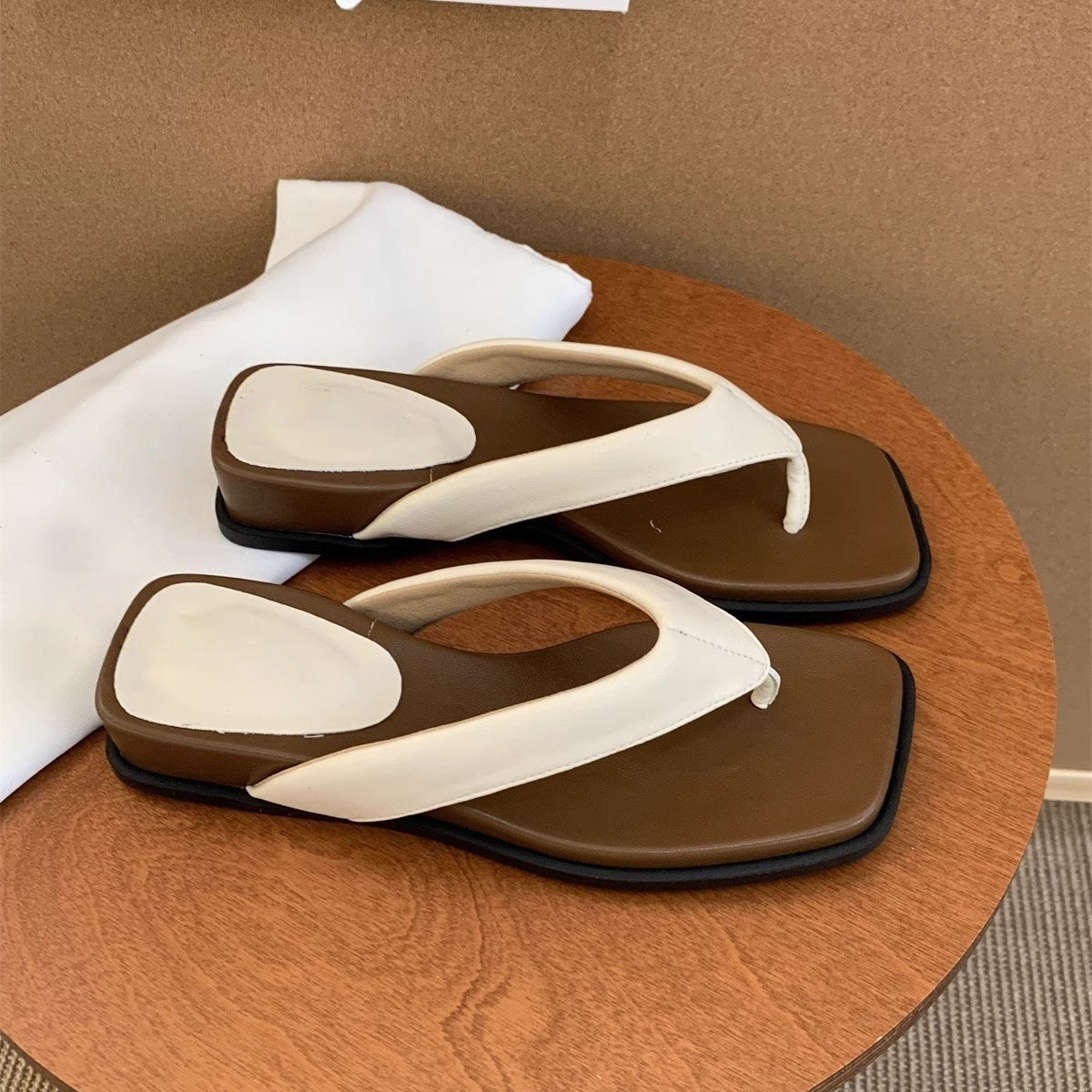 Women'S Silvery Flip-Flops, Summer Outdoor Footwear, New Soft Thick Sole Sandals, Gorgeous Toe-Post Beach Shoes for Vacation, Women Shoes