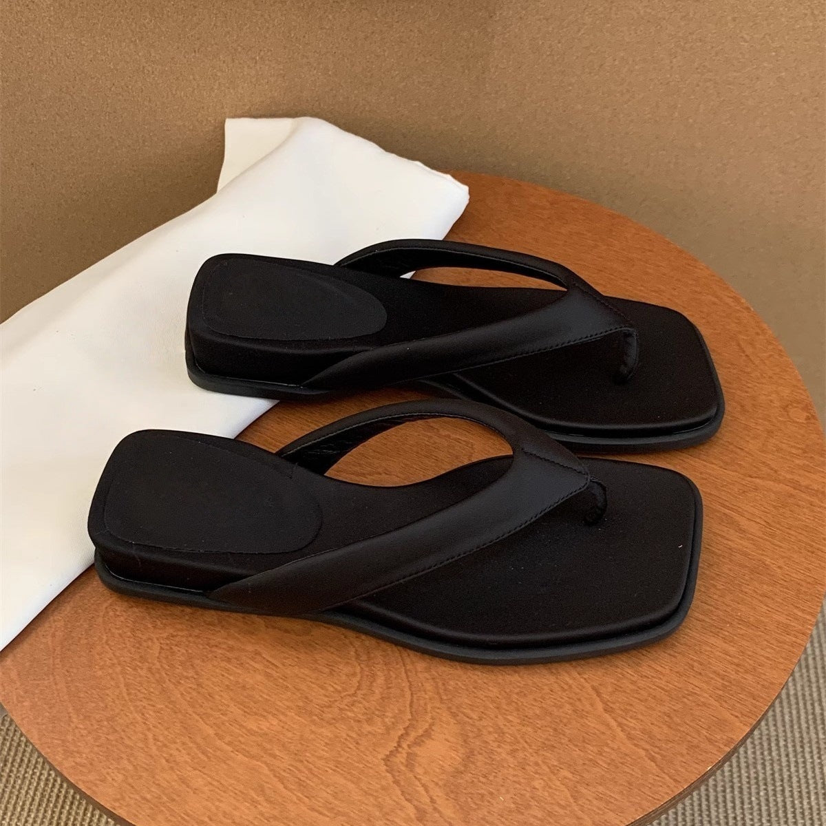Women'S Silvery Flip-Flops, Summer Outdoor Footwear, New Soft Thick Sole Sandals, Gorgeous Toe-Post Beach Shoes for Vacation, Women Shoes