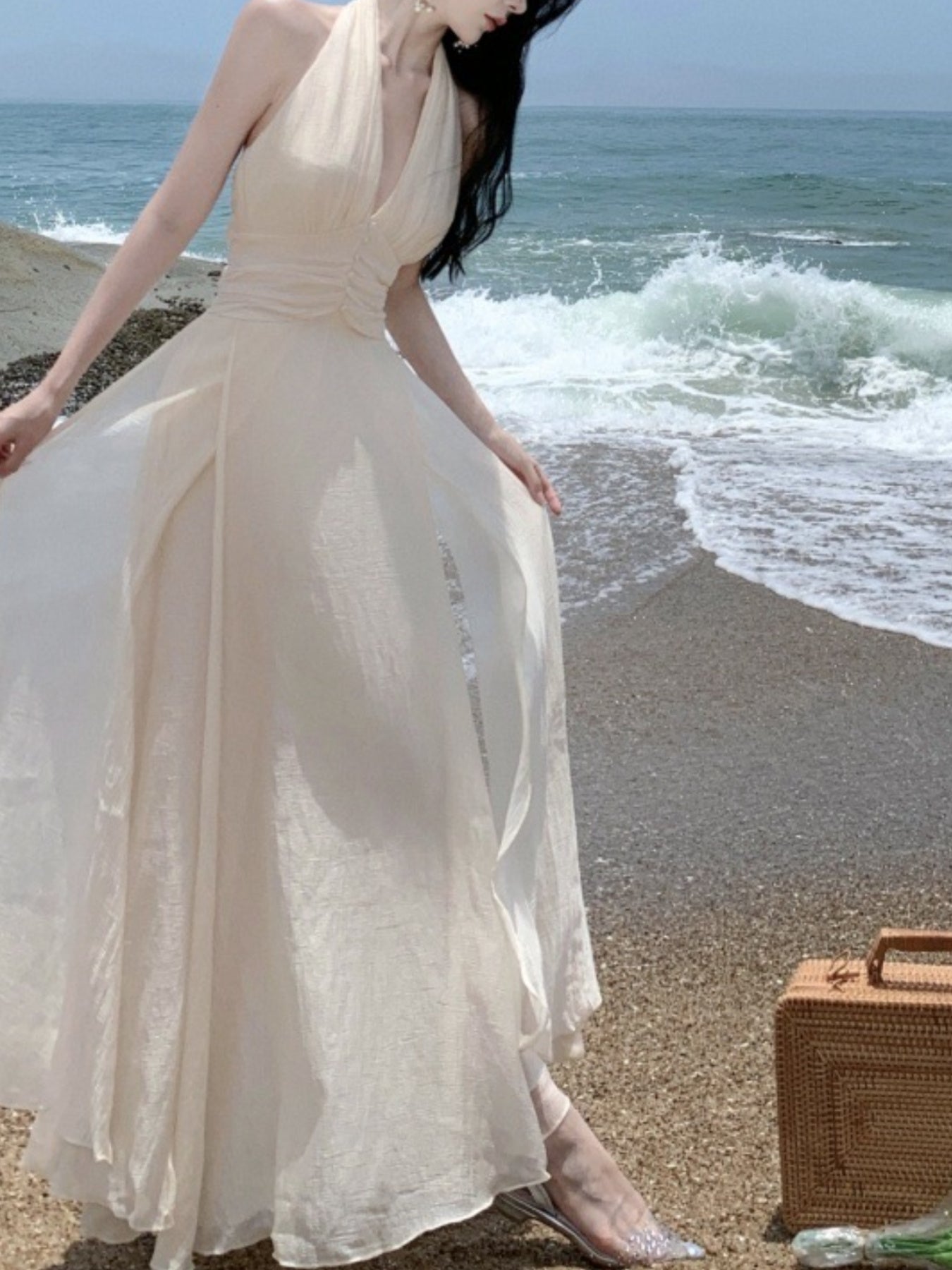 Sleeveless V-Neck Maxi Dress- Summer New Waist-Cinching Dress- Gentle Temperament Design Sense Women's Wear
